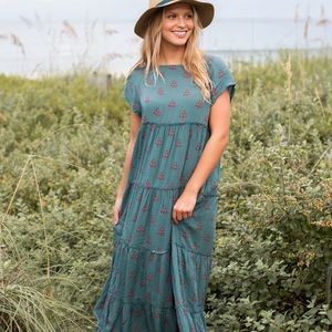 BERKLEY Flowy Maxi Short Sleeve Dress